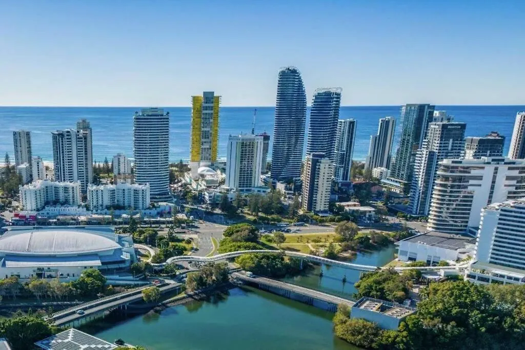 Holiday home Gold Coast Waterfront Townhouse Broadbeach Waters Australia